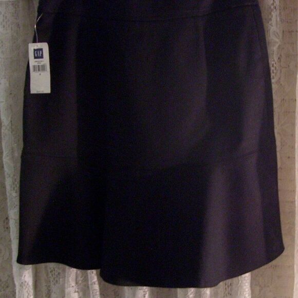 Black GAP Skirt With Flared Bottom / Size 2 / NEW - Picture 3 of 11